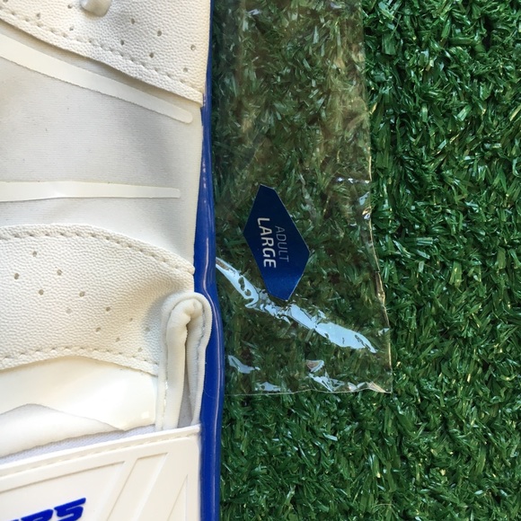 NEW CUTTERS REV PRO 3.0 WR FOOTBALL GLOVES LARGE - Picture 4 of 7